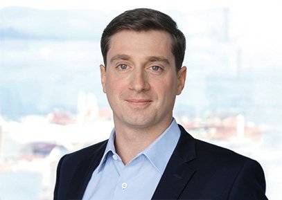 Dr. Dominik Schall